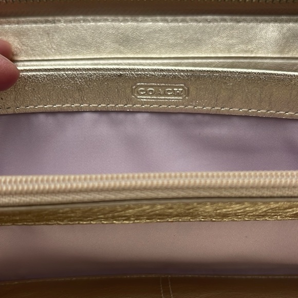 C o a c h  W a l l e t - Picture 6 of 7